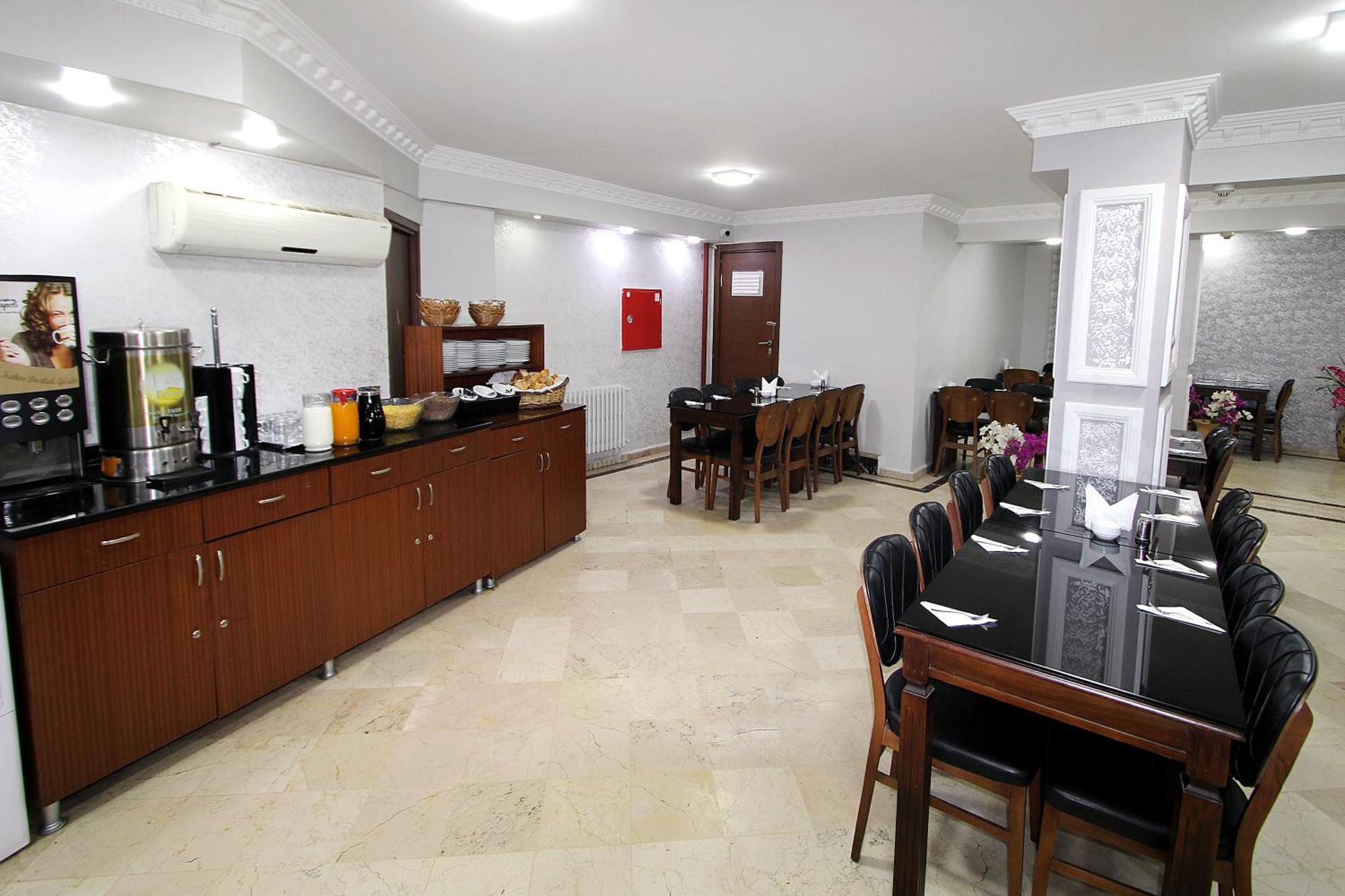 Lyon Hotel Истанбул Екстериор снимка