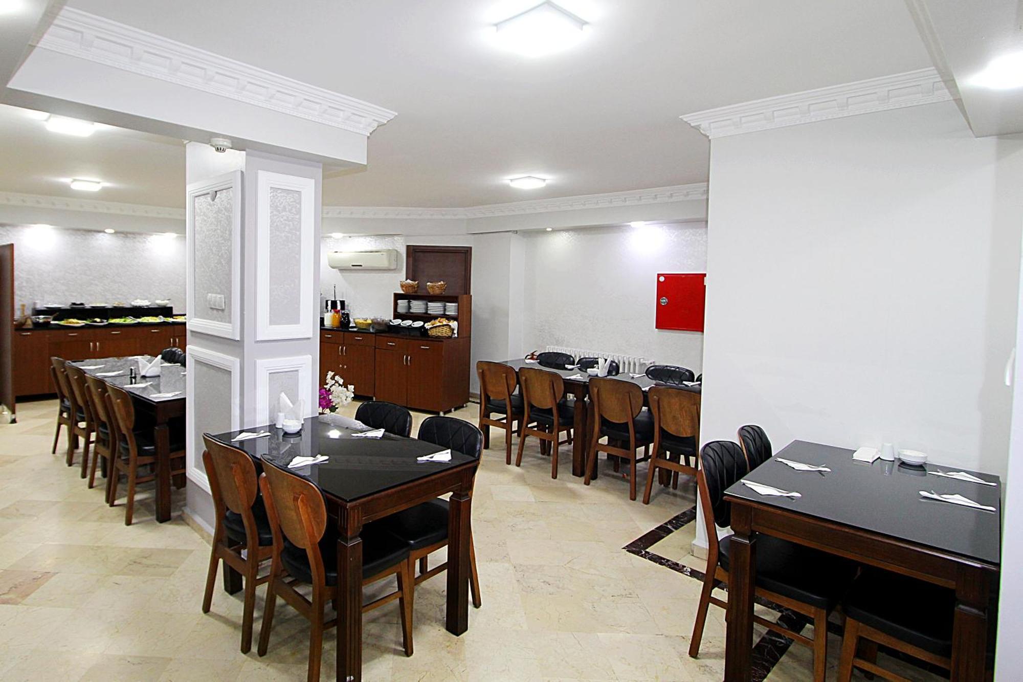 Lyon Hotel Истанбул Екстериор снимка