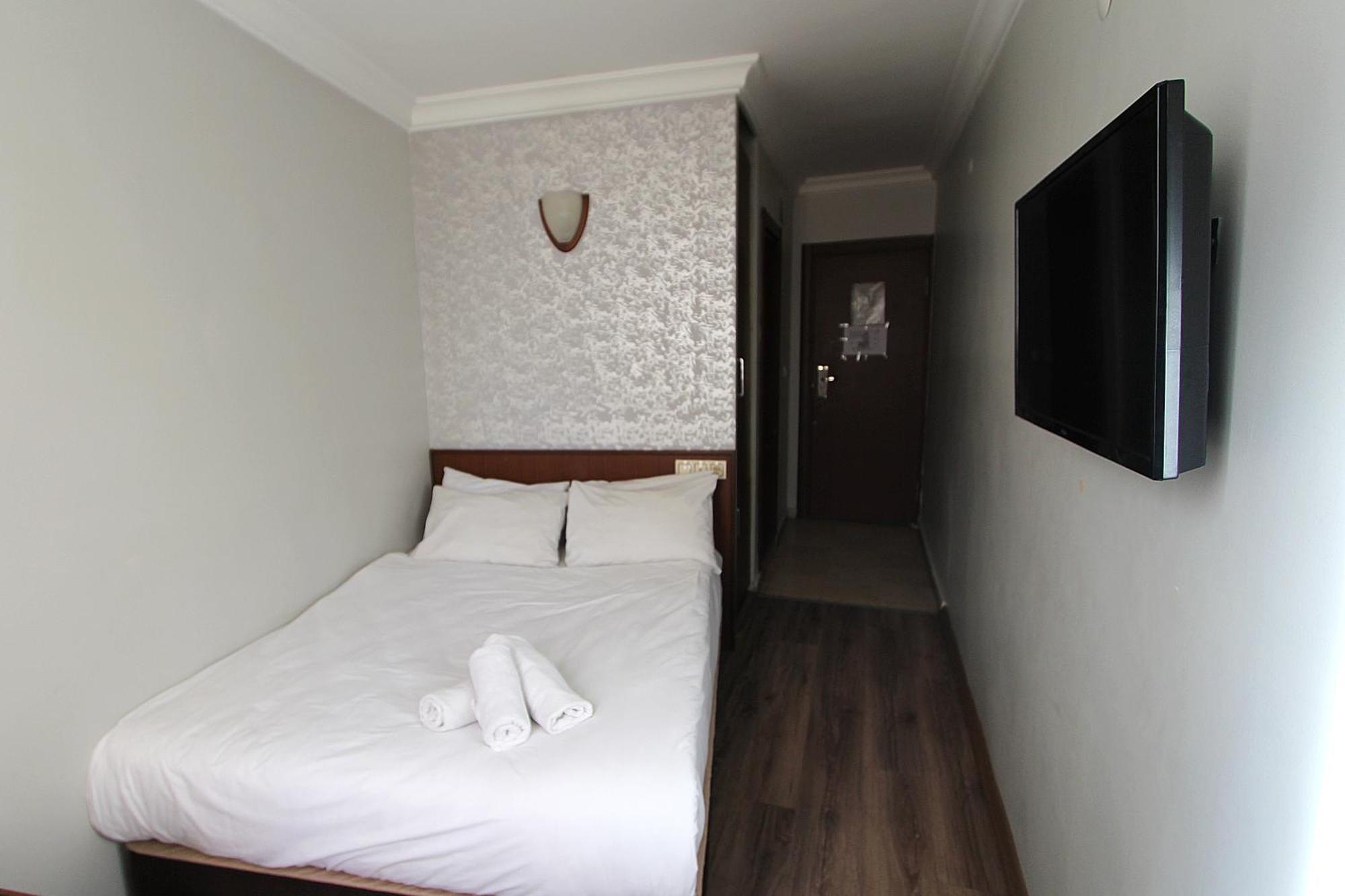 Lyon Hotel Истанбул Екстериор снимка