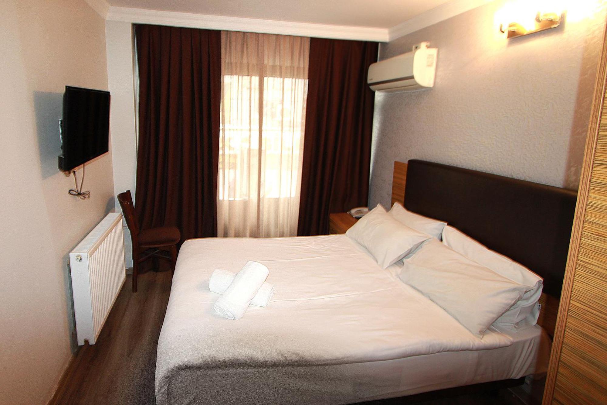 Lyon Hotel Истанбул Екстериор снимка