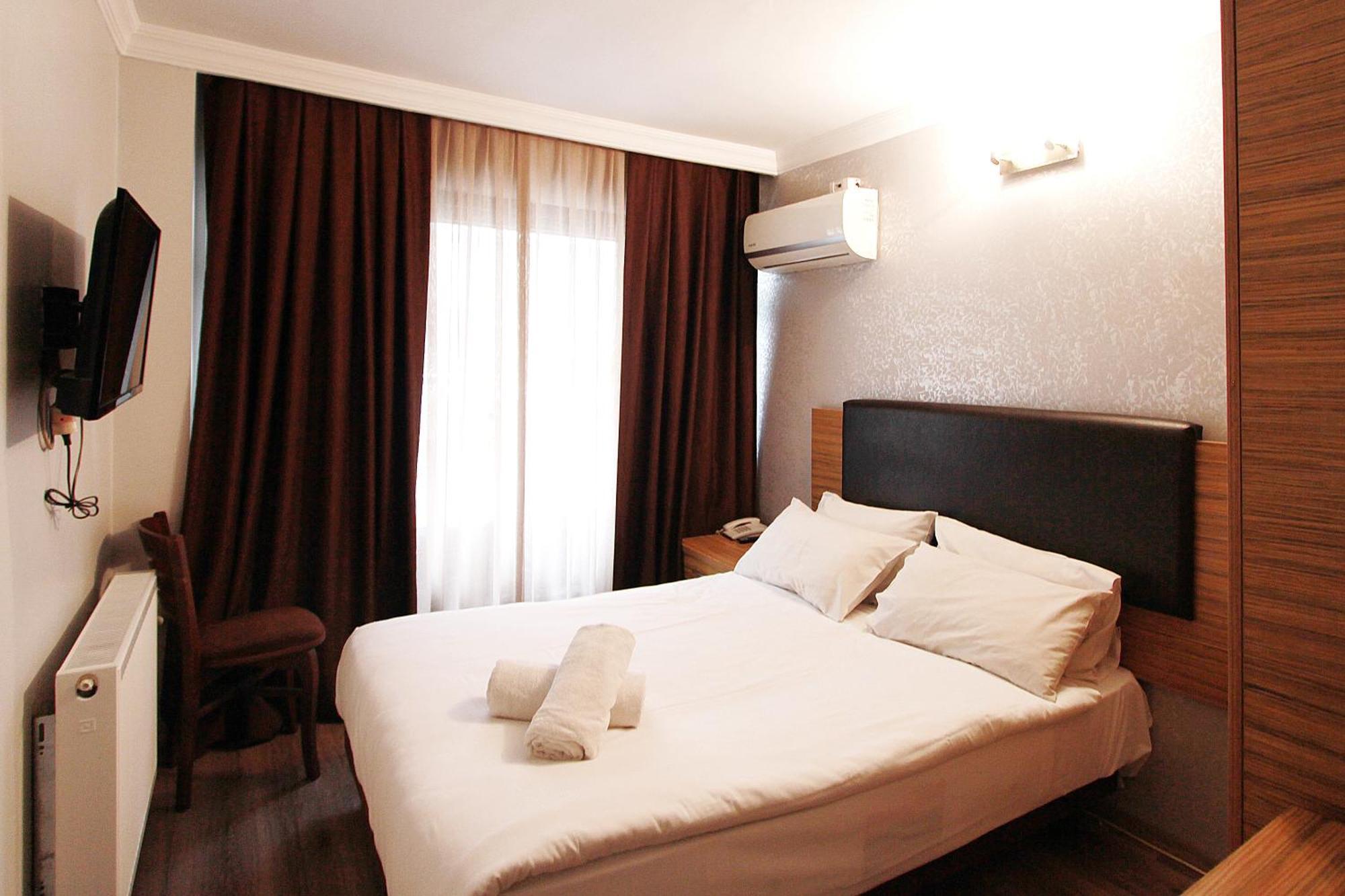 Lyon Hotel Истанбул Екстериор снимка
