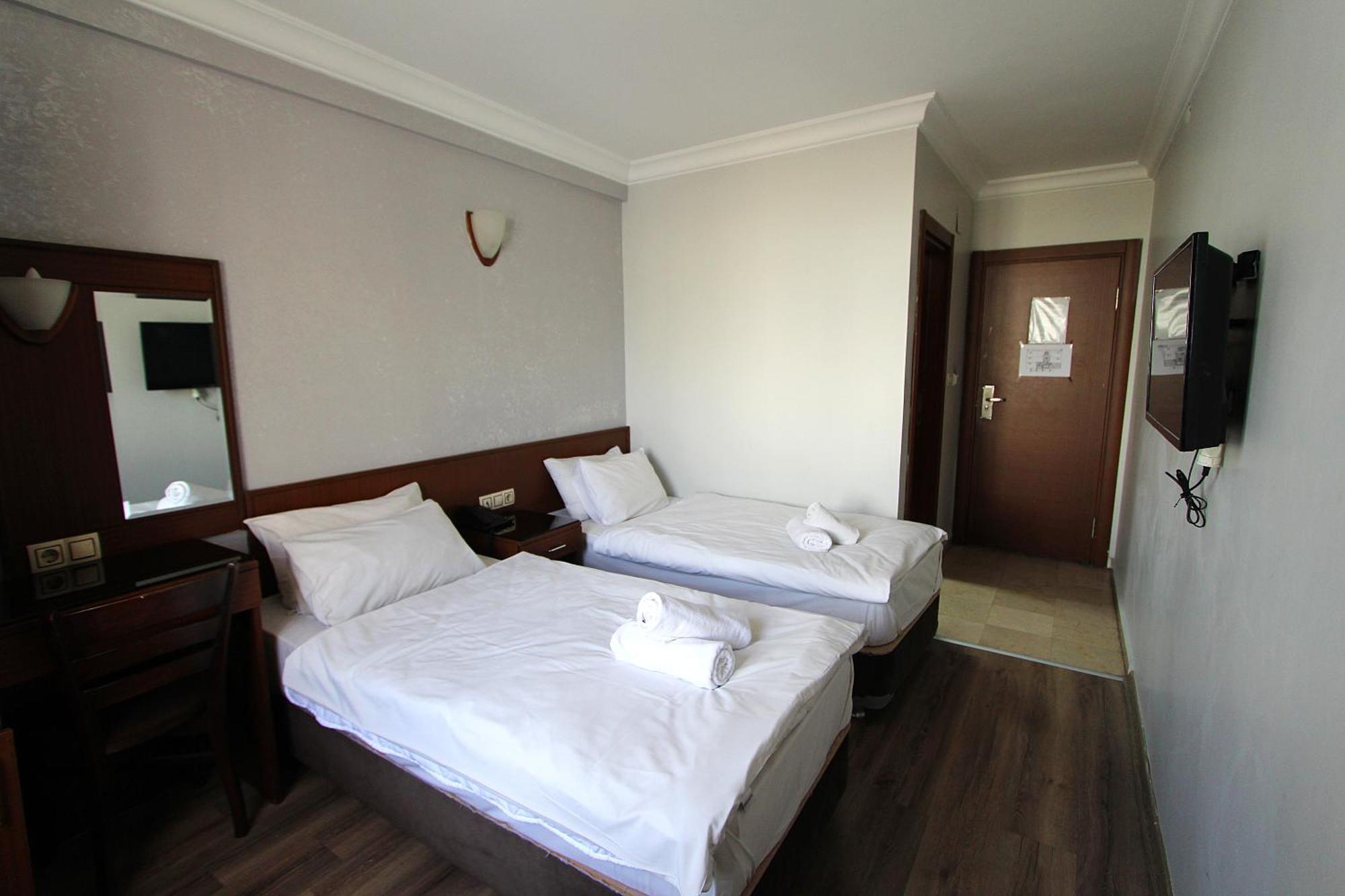 Lyon Hotel Истанбул Екстериор снимка