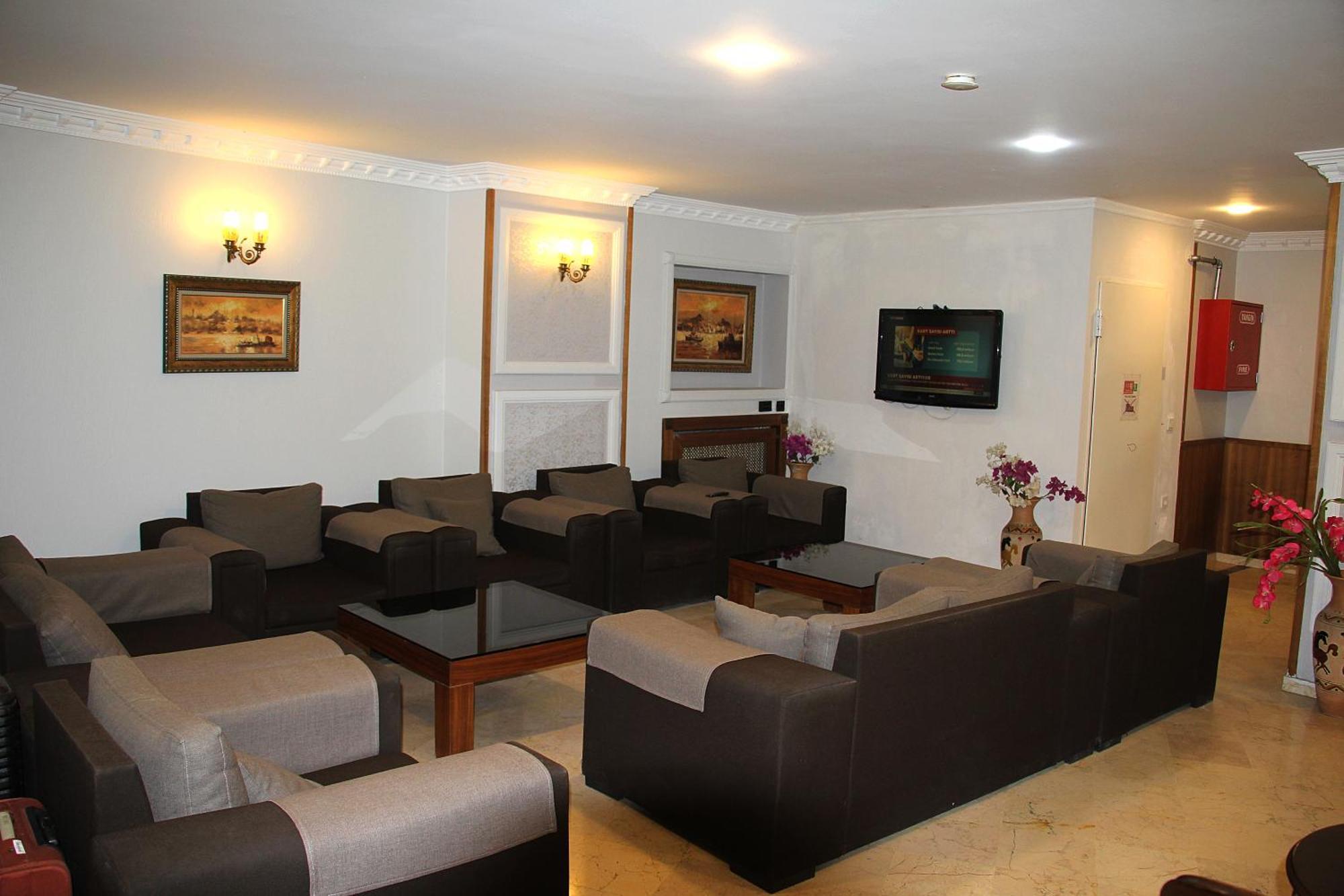 Lyon Hotel Истанбул Екстериор снимка