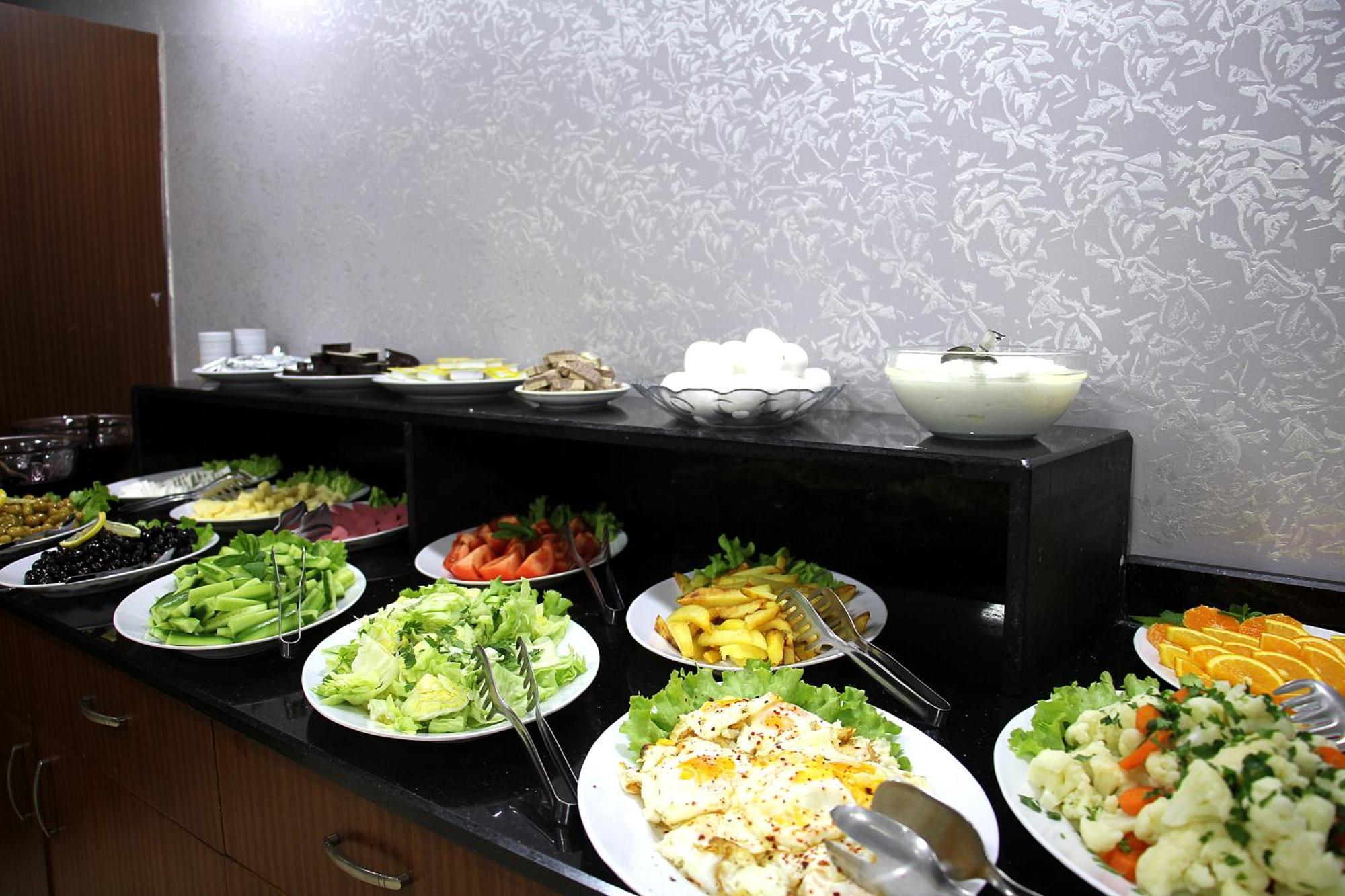 Lyon Hotel Истанбул Екстериор снимка